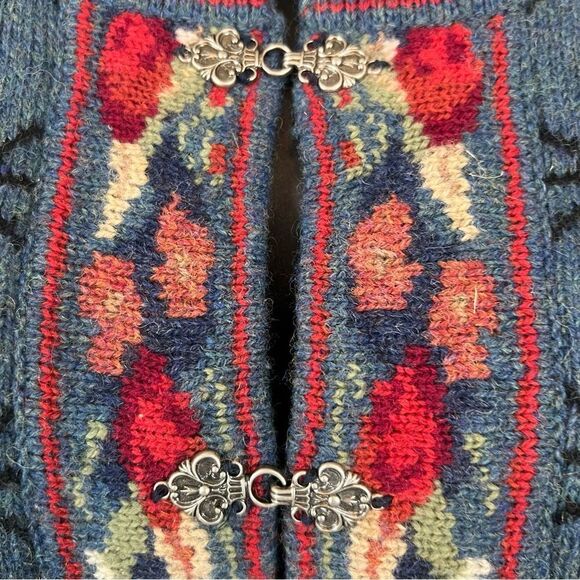 Vintage Icelandic Design Floral Embroidery Wool Cardigan Sweater - Picture 5 of 12